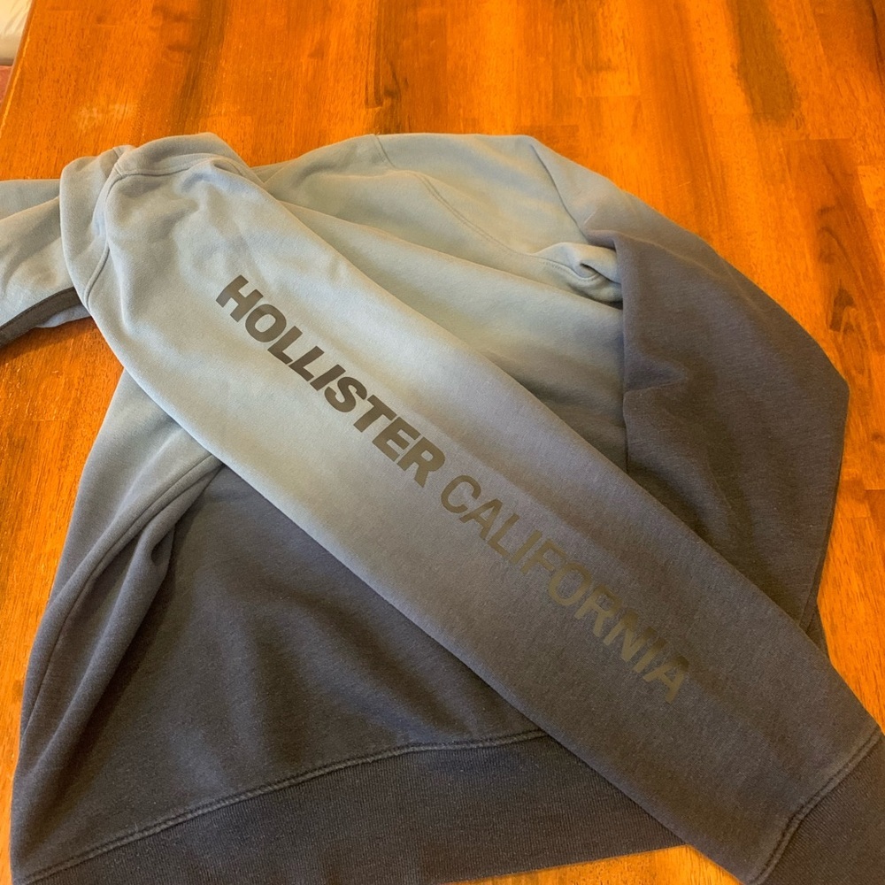 Hollister Men's Hoodie Large Blue Ombre Pocket Casula Soft Comfort Athletic - Picture 6 of 7